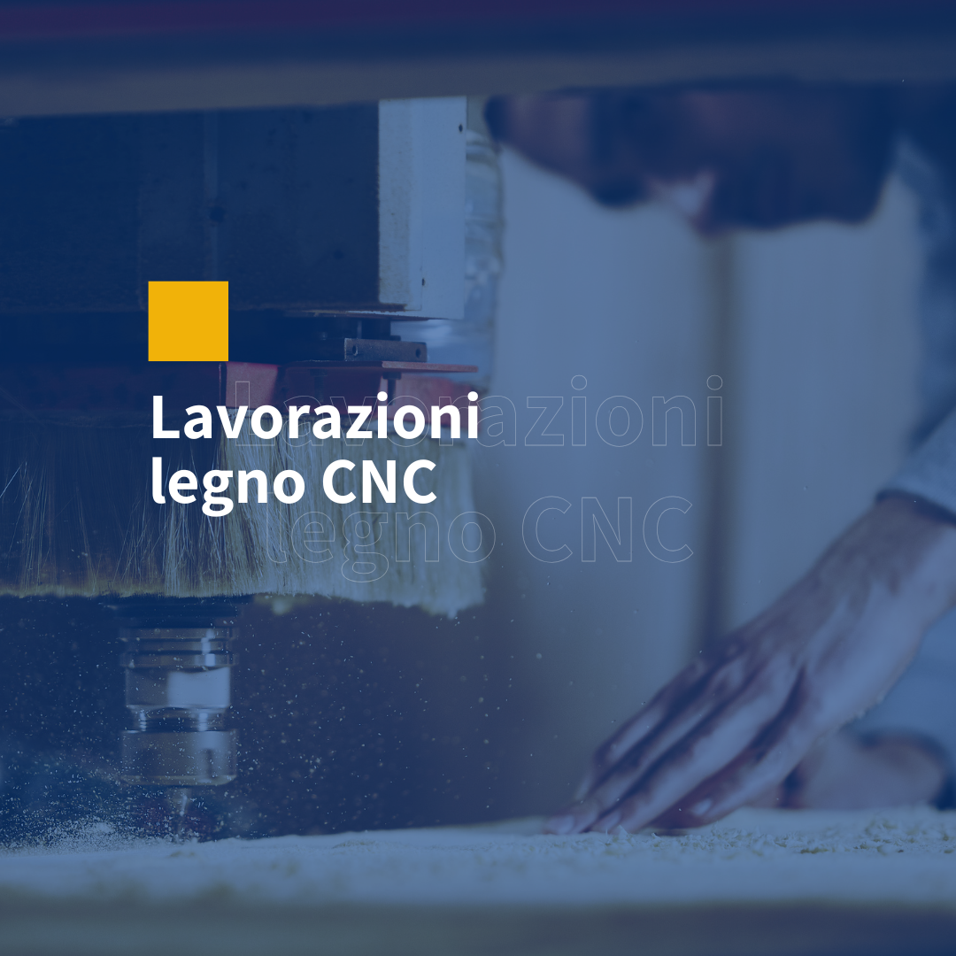 Macchina CNC al lavoro su un pannello di legno
