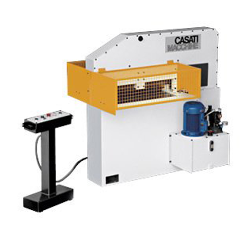 TIO900: hydraulic cross-cutting veneer pack guillotine